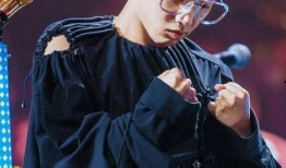 华晨宇爆料巡演视频,独家视频曝光精彩瞬间