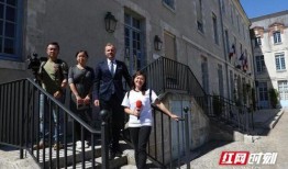 爆料家乡学校视频真实事件,家乡学校视频事件背后的惊人内幕